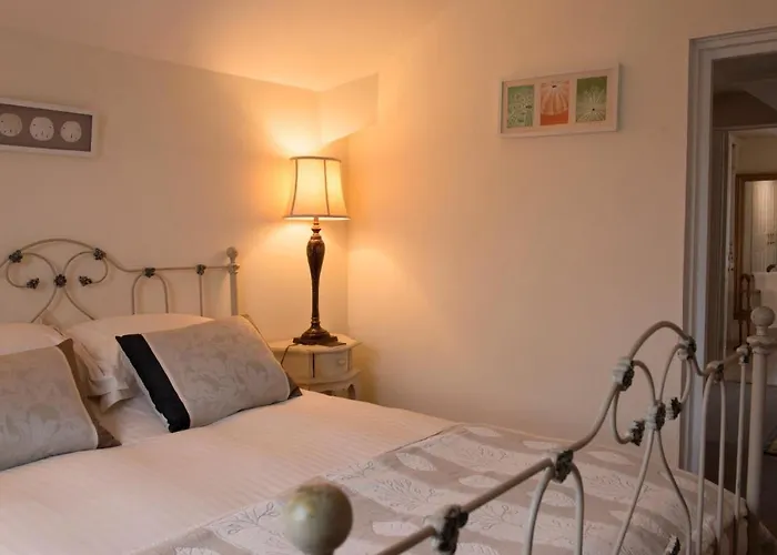 Ascot House Hotel